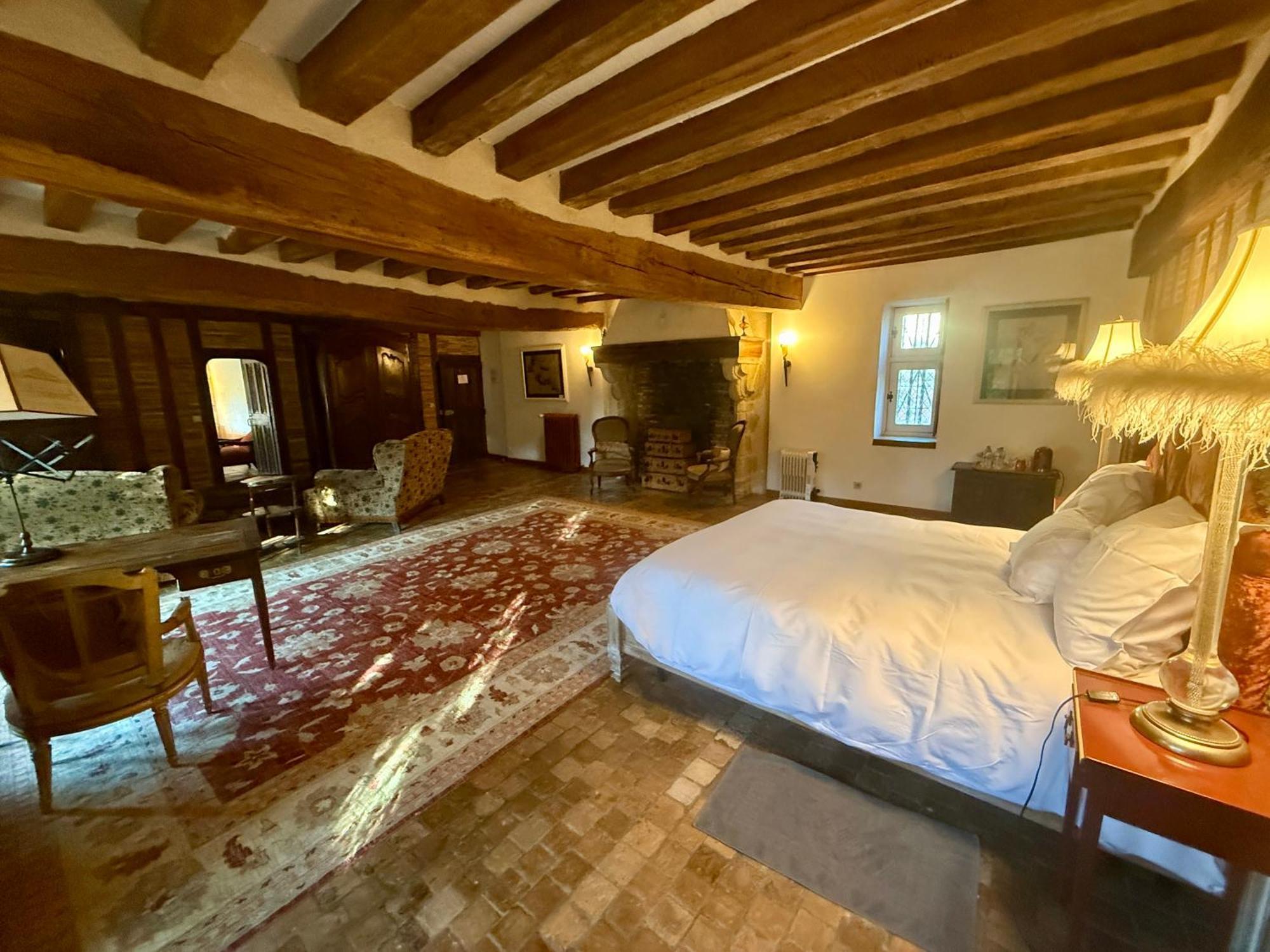 Demeure Des Vieux Bains Provins Exterior foto