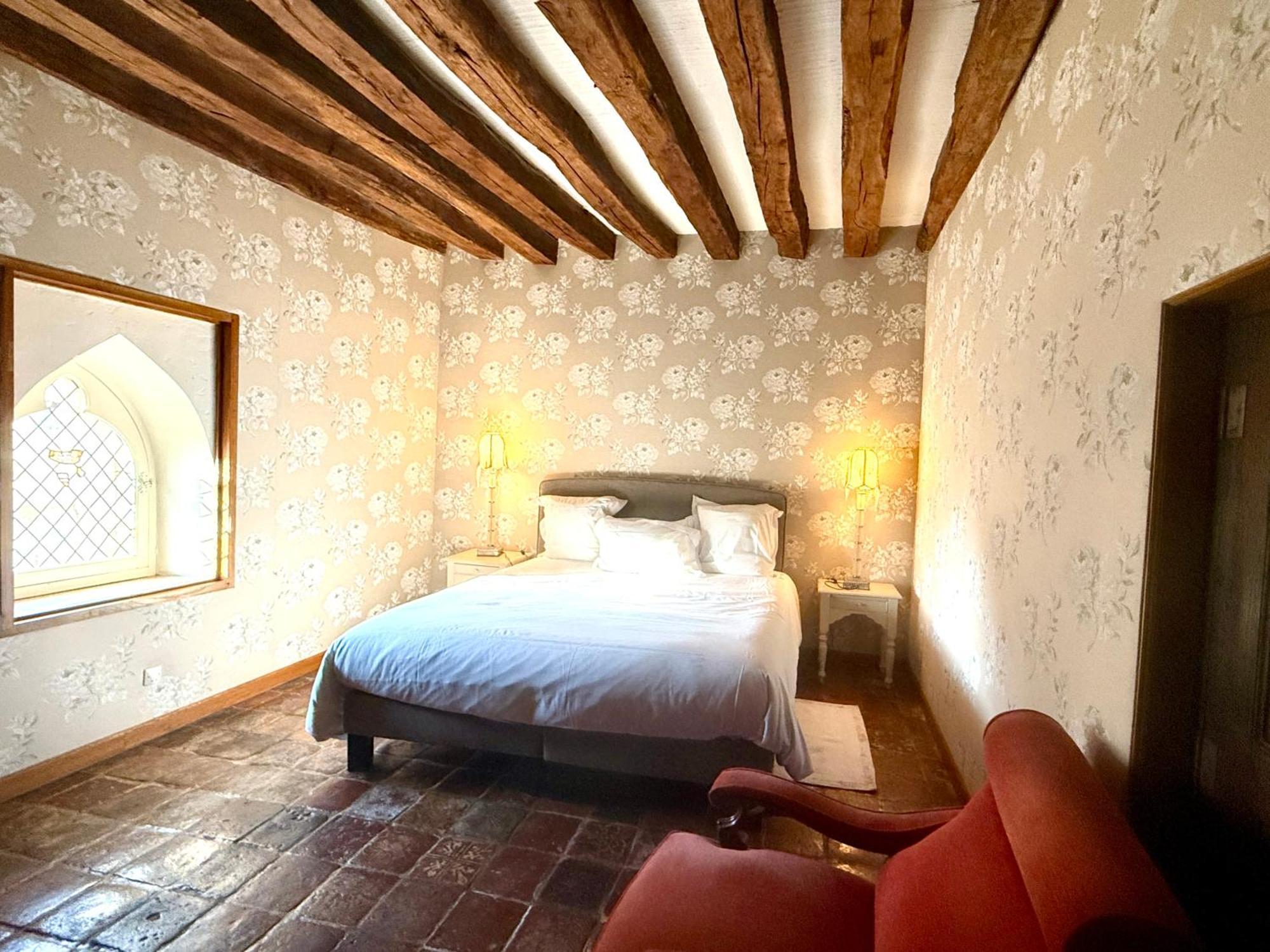 Demeure Des Vieux Bains Provins Exterior foto