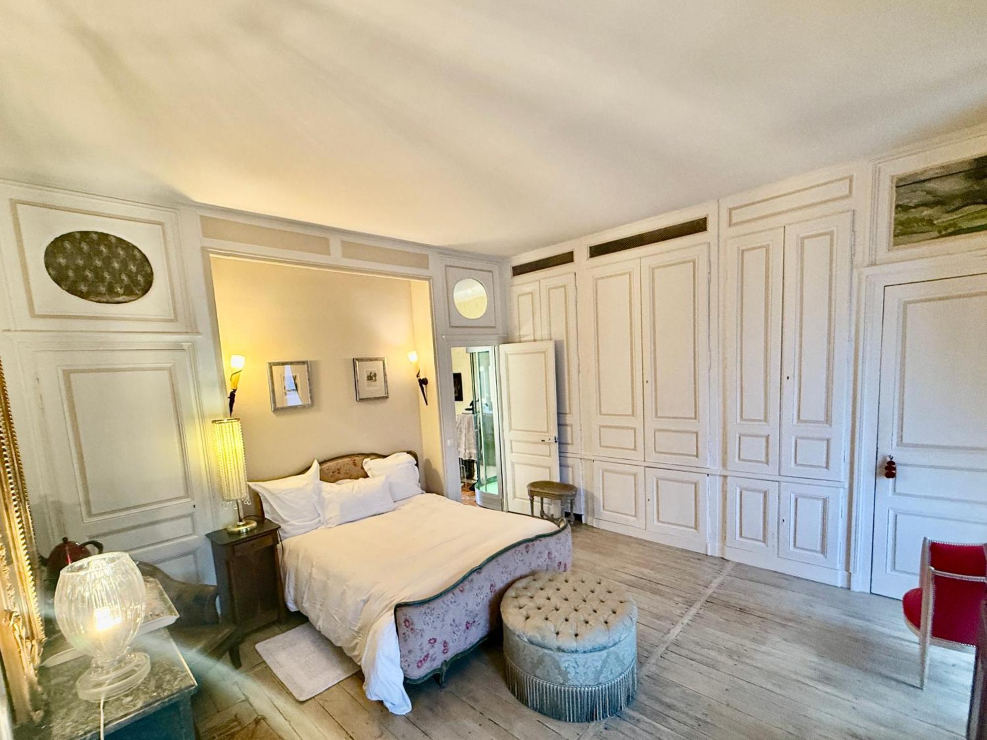 Demeure Des Vieux Bains Provins Exterior foto