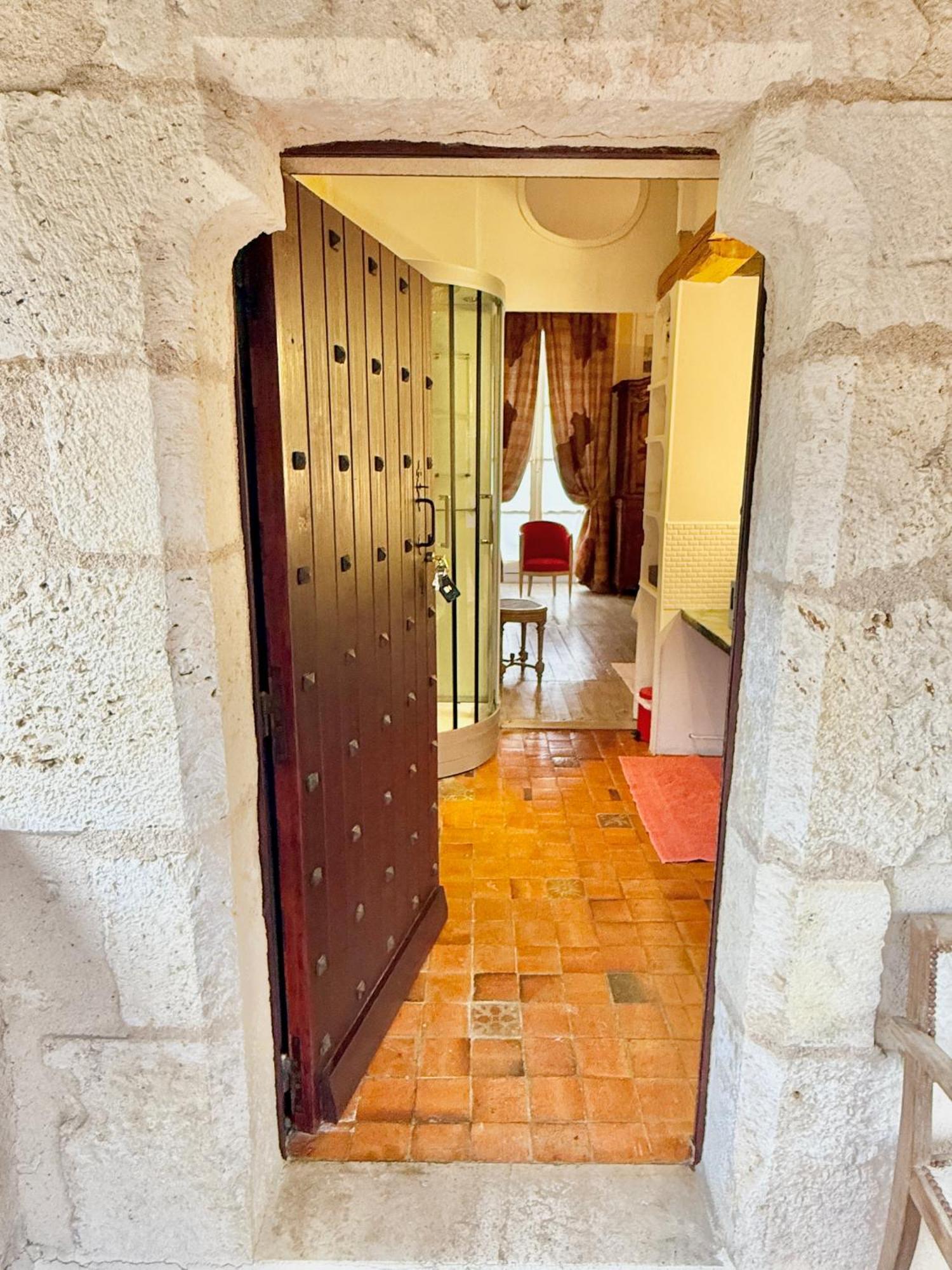 Demeure Des Vieux Bains Provins Exterior foto